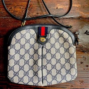 Vintage Gucci crossbody bag